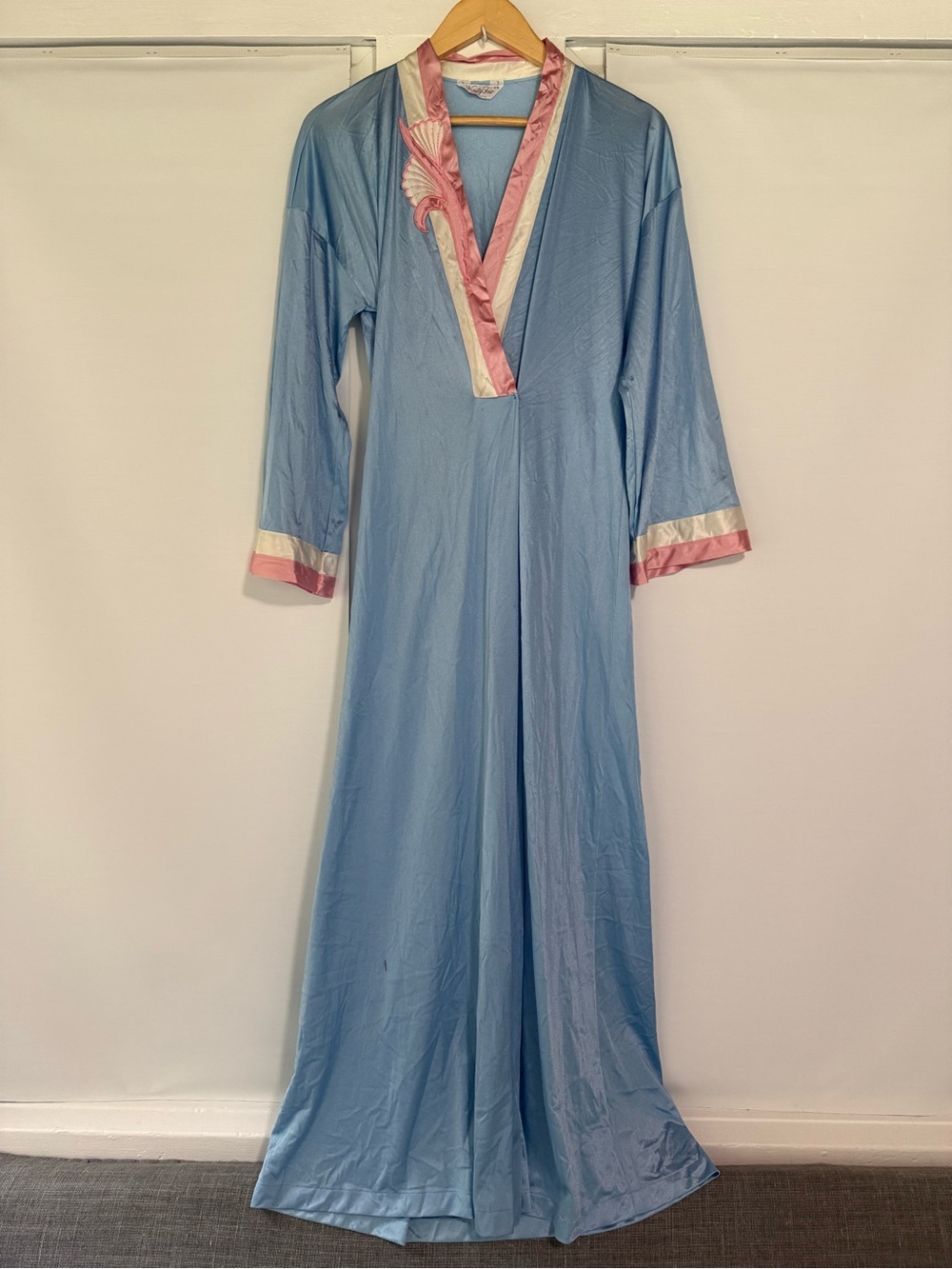 Vanity Fair Robe XS Cottage Core Romantic Feminine VTG 70s